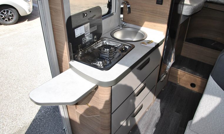 knaus-vnti640megvansation-caravanbacci