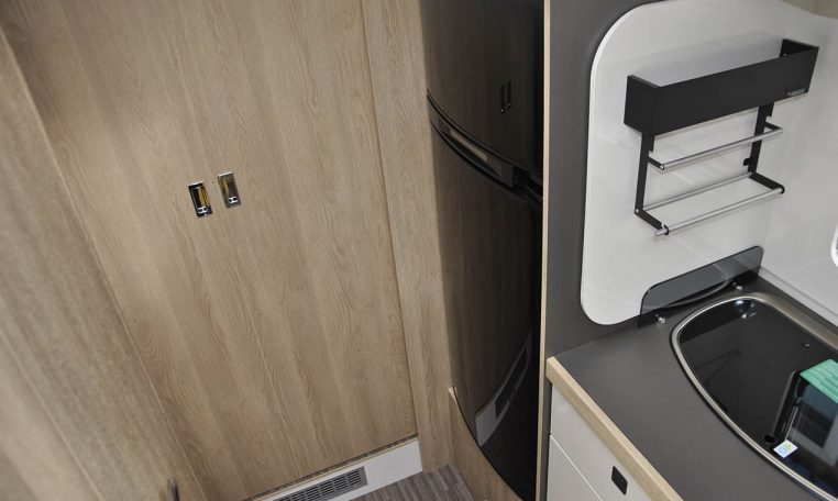 mobilvetta-keai86-caravanbacci