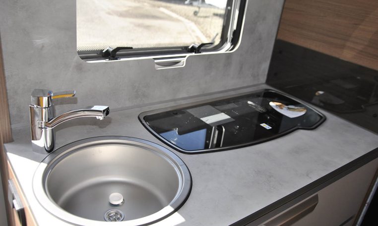 knaus-sport500kd-caravanbacci