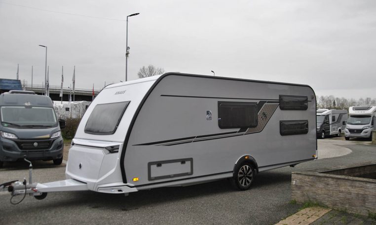 knaus-sudwind580qs-caravanbacci