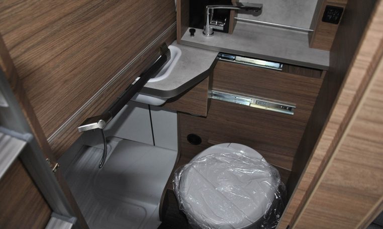 knaus-tourervan500mqvansation-caravanbacci