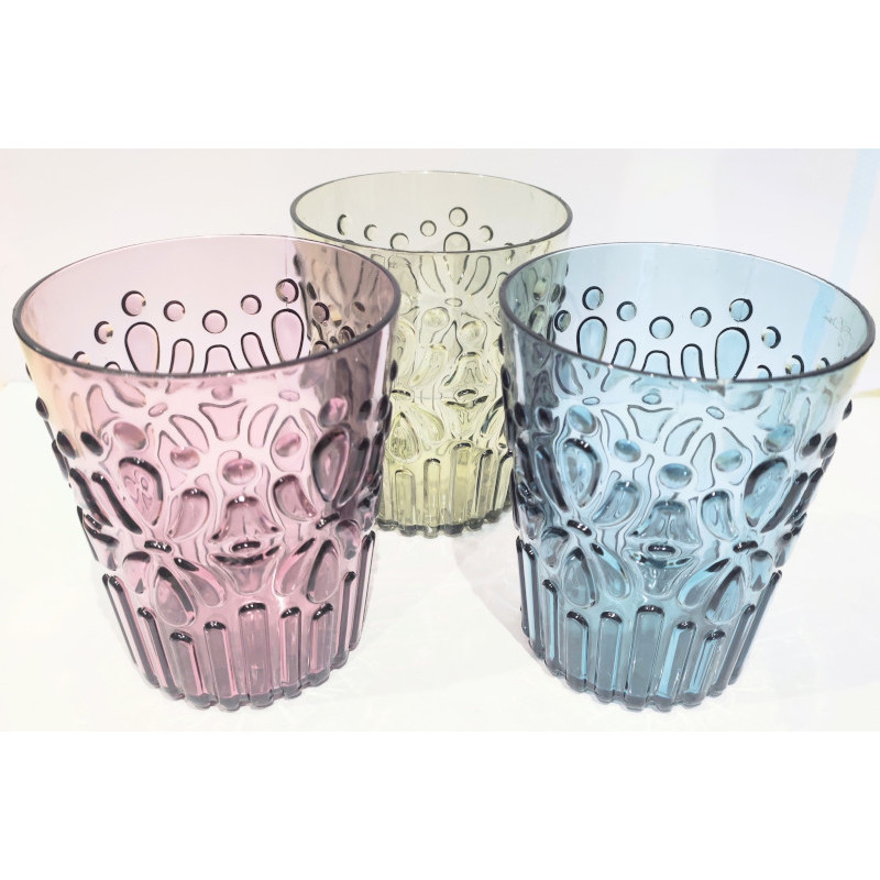 bicchieri acqua in plastica colorata e lavorata caravanbacci