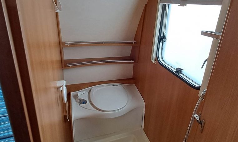 knaus-sport500fdk-caravanbacci