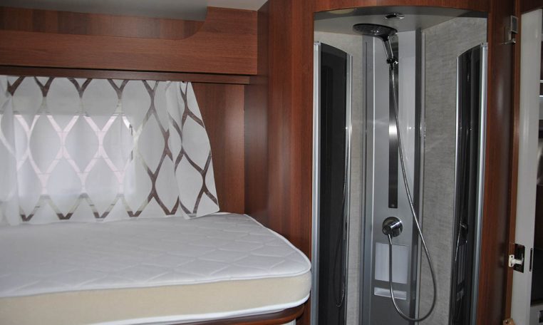 rimor-superbrig695tc-caravanbacci