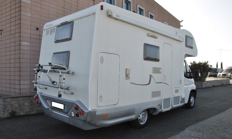 sea-sharky-caravanbacci