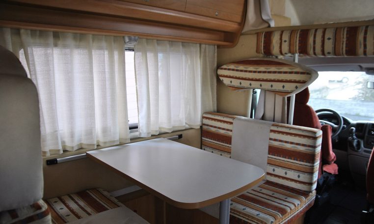 sea-sharky-caravanbacci