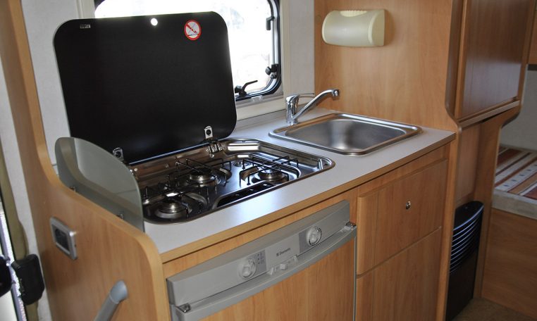 sea-sharky-caravanbacci