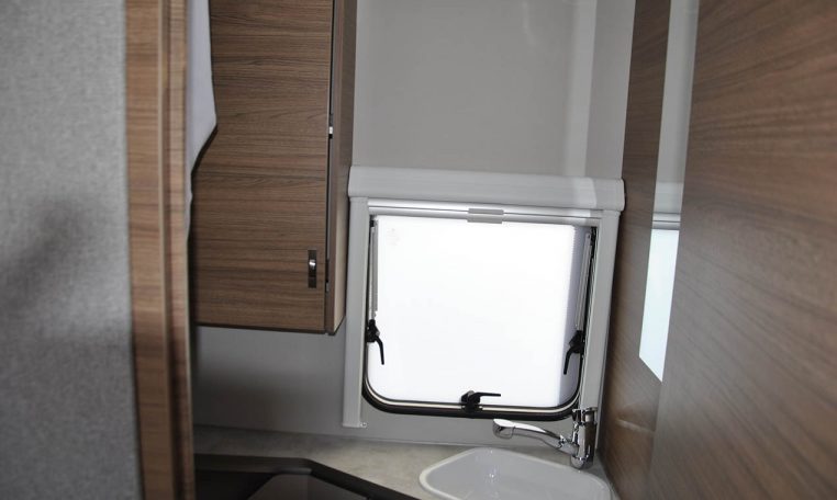 knaus-sport400lk-caravanbacci