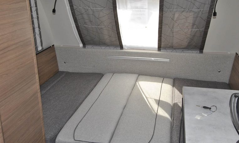 knaus-sport400lk-caravanbacci