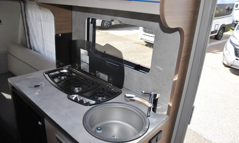 knaus-sport400lk-caravanbacci