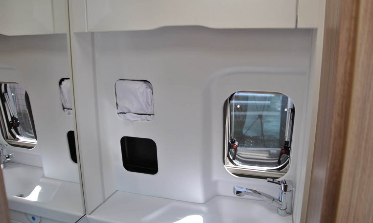 weinsberg-carabus550mq-caravanbacci