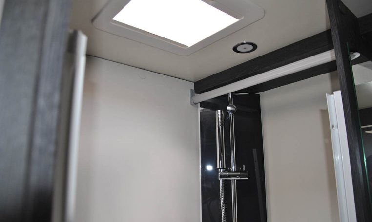 ci-magis95xt-caravanbacci