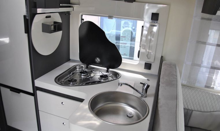 ci-magis95xt-caravanbacci