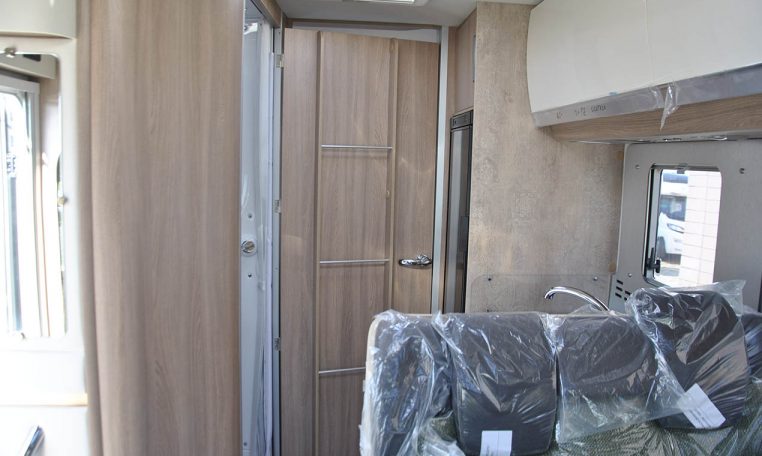 laika-ecovip3019l-caravanbacci
