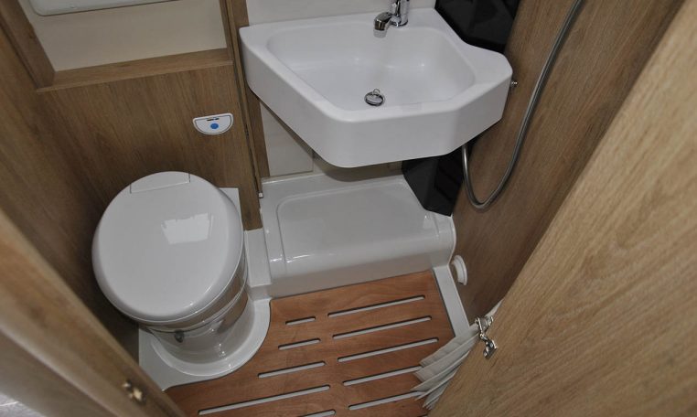 rollerteam-zefiro285tl-caravanbacci