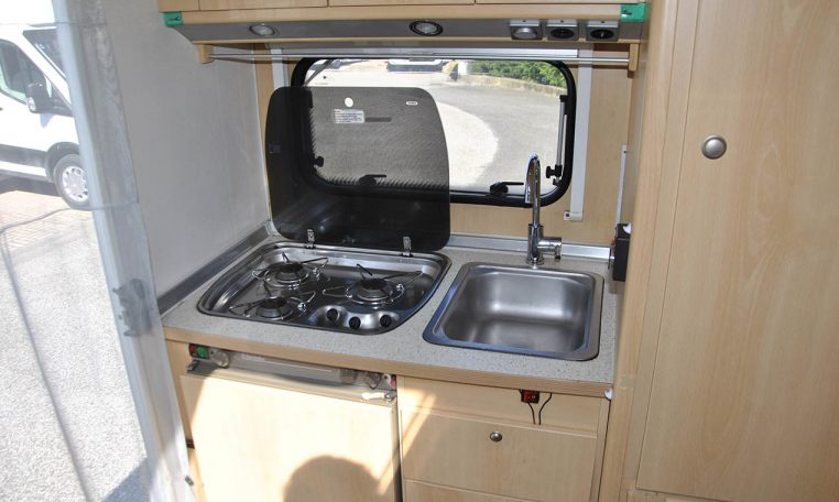 burstner-active532-caravanbacci
