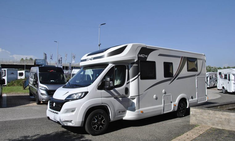 mclouis-mc4879-caravanbacci