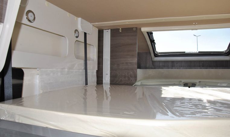 mclouis-mc4879-caravanbacci