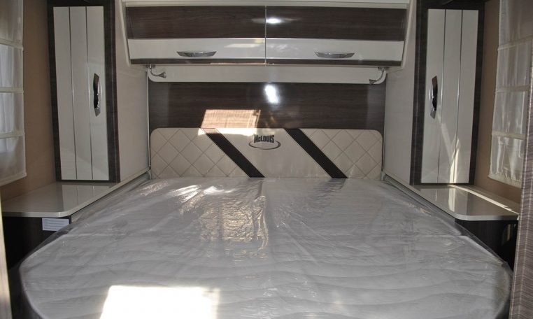 mclouis-mc4879-caravanbacci