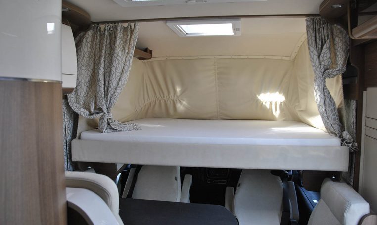carthago-compact143-caravanbacci