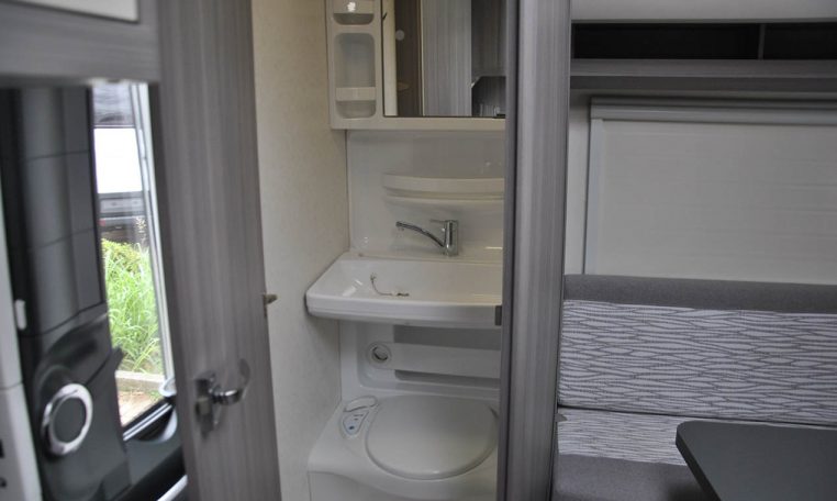 hobby-ontour390-caravanbacci