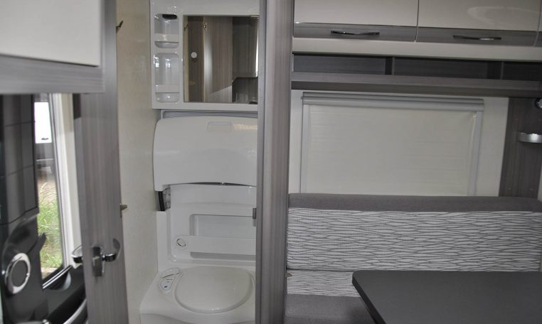 hobby-ontour390-caravanbacci
