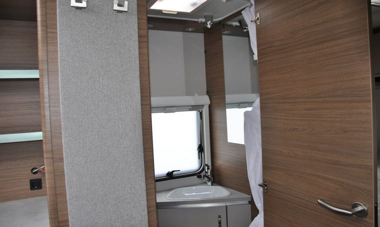 knaus-sport460eu-caravanbacci