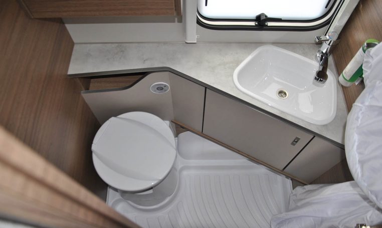 knaus-sport500qdk-caravanbacci