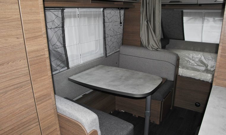 knaus-sport500qdk-caravanbacci