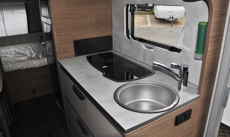 knaus-sport500qdk-caravanbacci