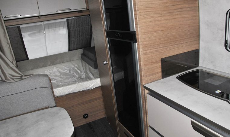 knaus-sport500qdk-caravanbacci