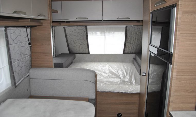 knaus-sport500qdk-caravanbacci