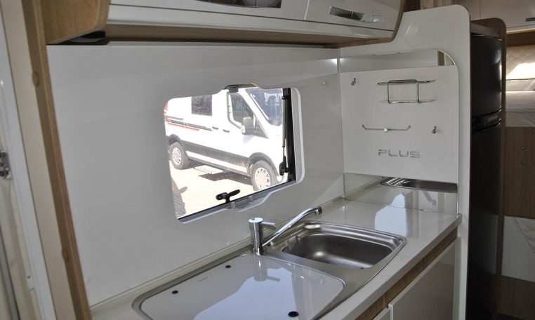 rollerteam-zefiro298tl-caravanbacci