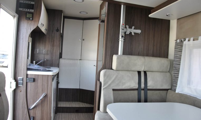 benimar-tessoro483-caravanbacci