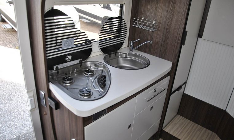 benimar-tessoro483-caravanbacci