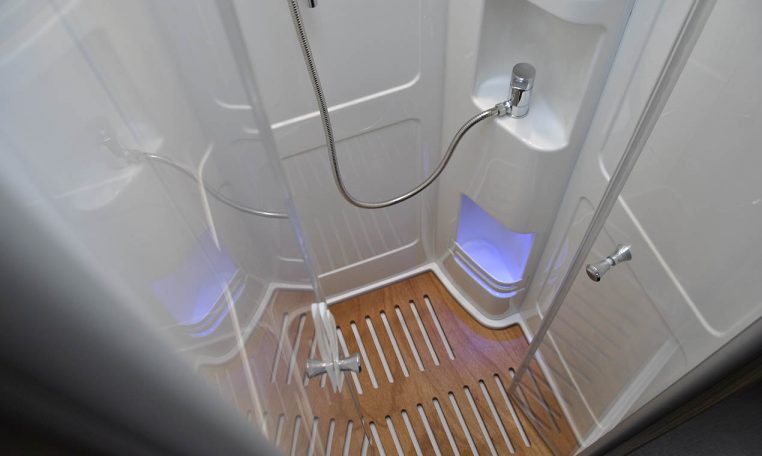 hymer-b704sl-caravanbacci