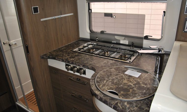 hymer-b704sl-caravanbacci