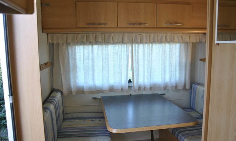 adria-unica461db-caravanbacci