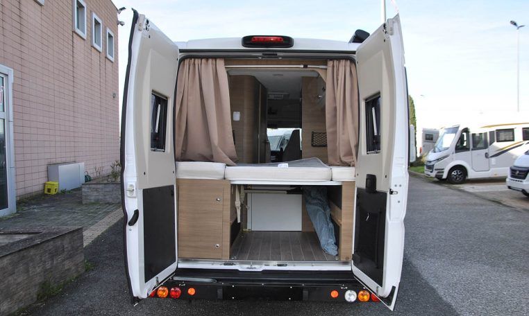 mclouis-menfys3-caravanbacci