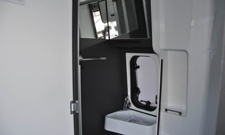 mclouis-menfys4maxi-caravanbacci