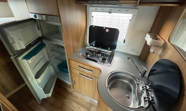 rimor-superbrig687-caravanbacci