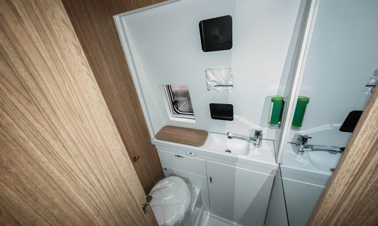 weinsberg-carabus600dq-caravanbacci