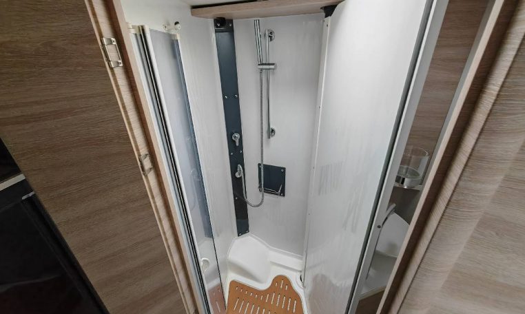 rapido-854f-caravanbacci