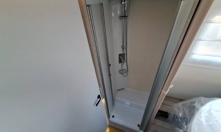 mclouis-mc4381-caravanbacci