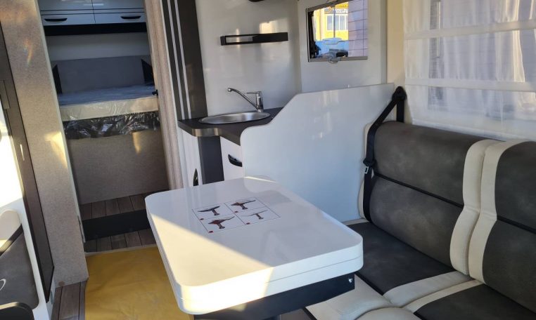 mclouis-mc4381-caravanbacci