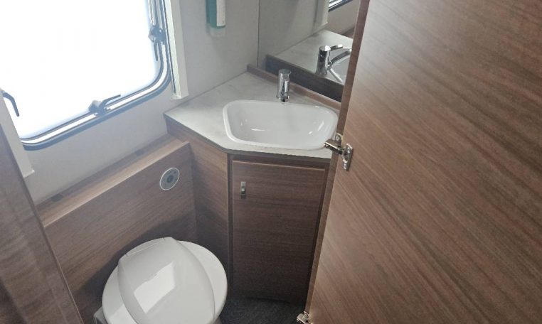 knaus-sport500kd-caravanbacci