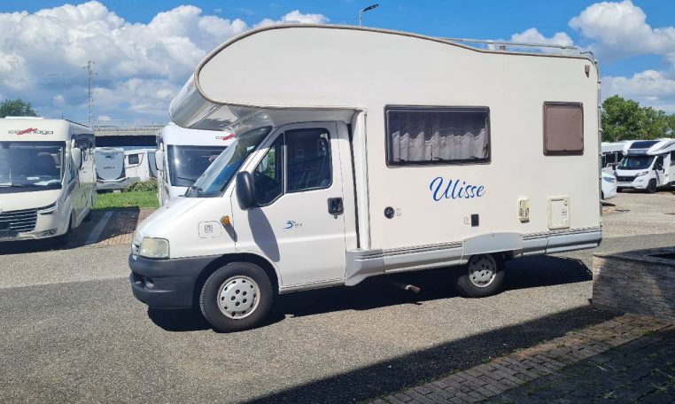 blucamp-fly15-caravanbacci