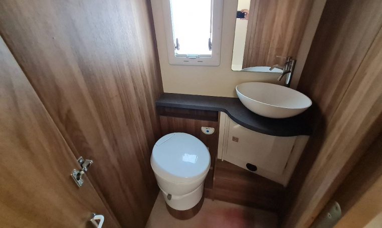 ci-magis65xt-caravanbacci