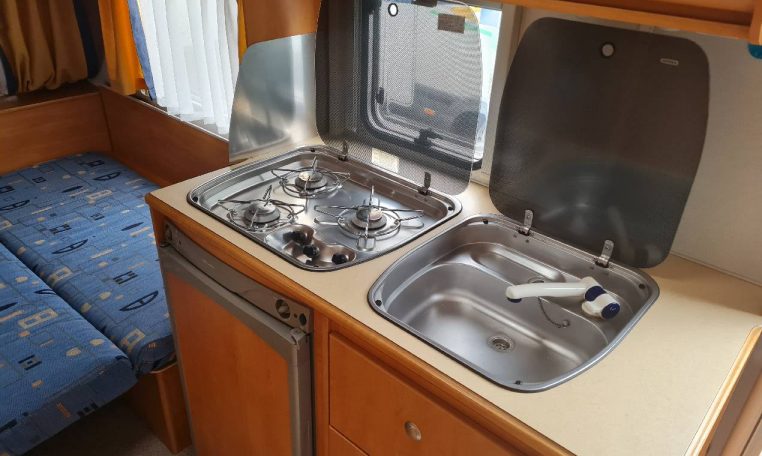 eifelland-holiday450qd-caravanbacci