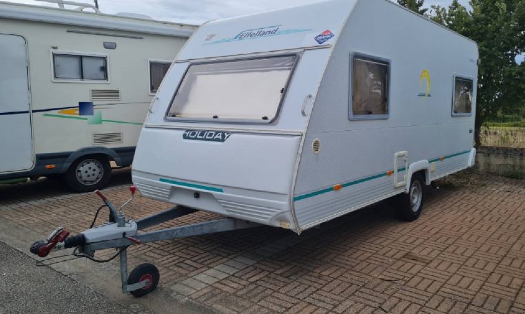 eifelland-holiday450qd-caravanbacci